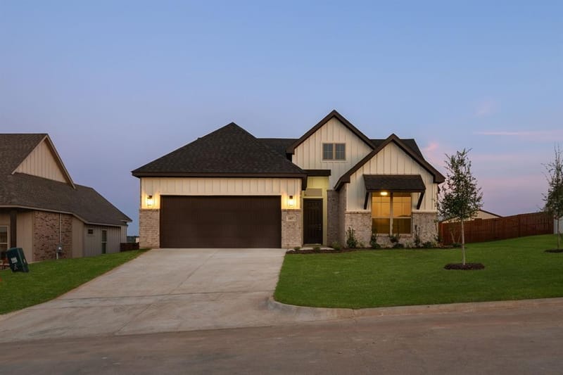 107 Hall Street, Glen Rose TX 76043 - Photo 3