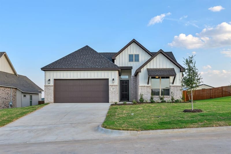107 Hall Street, Glen Rose TX 76043