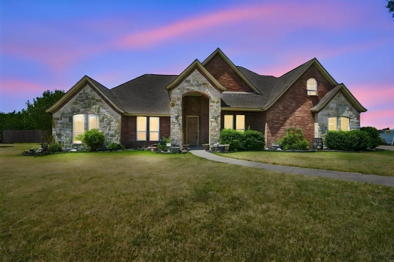 429 Rugged Drive, Red Oak TX 75154