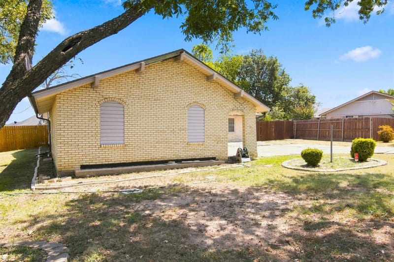 2420 Timberlake Drive, Irving TX 75062 - Photo 2