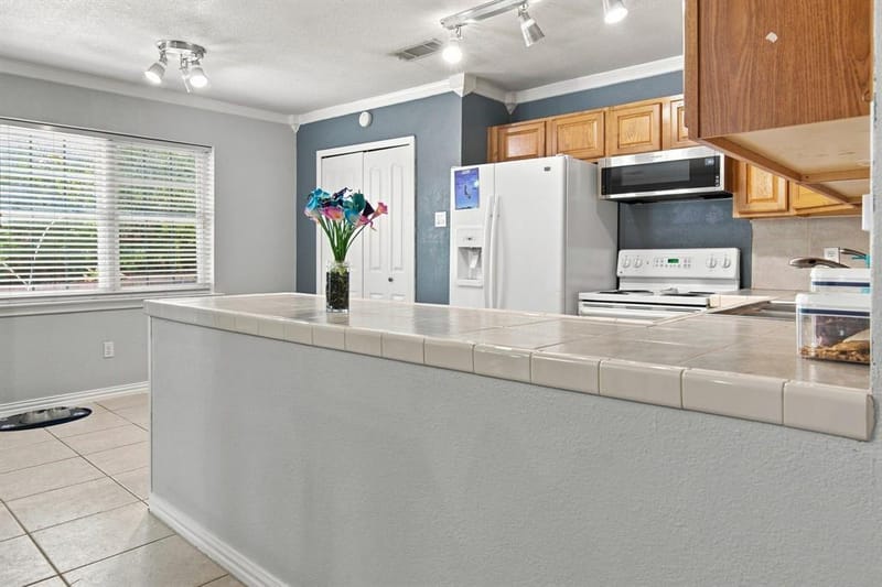 2420 Timberlake Drive, Irving TX 75062 - Photo 12