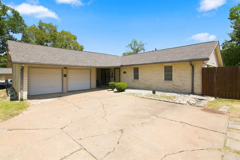 2420 Timberlake Drive, Irving TX 75062 - Photo 3