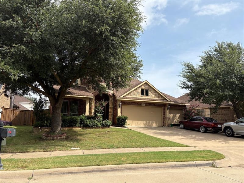2756 Explorador, Grand Prairie TX 75054 - Photo 2