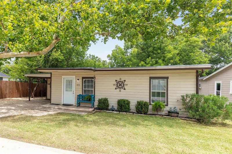 403 Walnut Street, Grandview TX 76050 - Photo 2