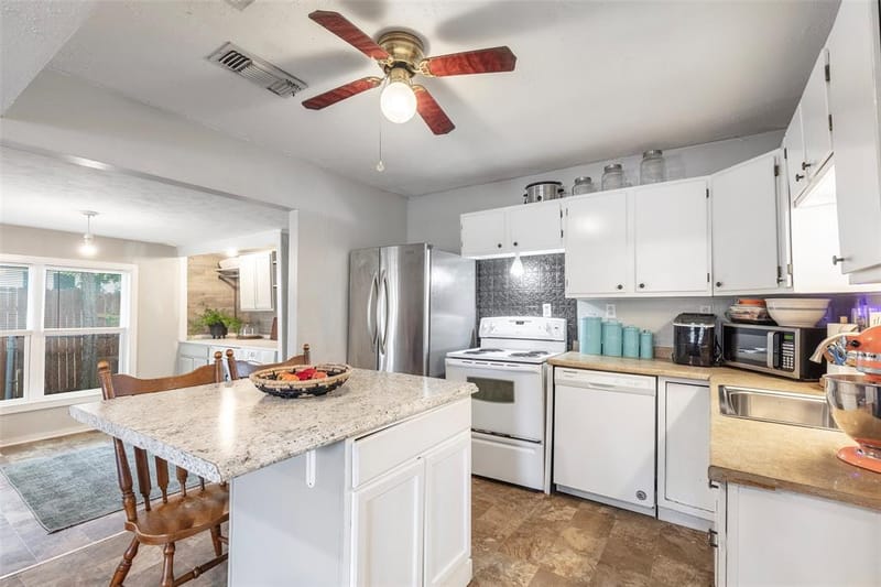 403 Walnut Street, Grandview TX 76050 - Photo 9