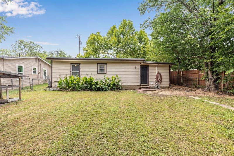 403 Walnut Street, Grandview TX 76050 - Photo 19