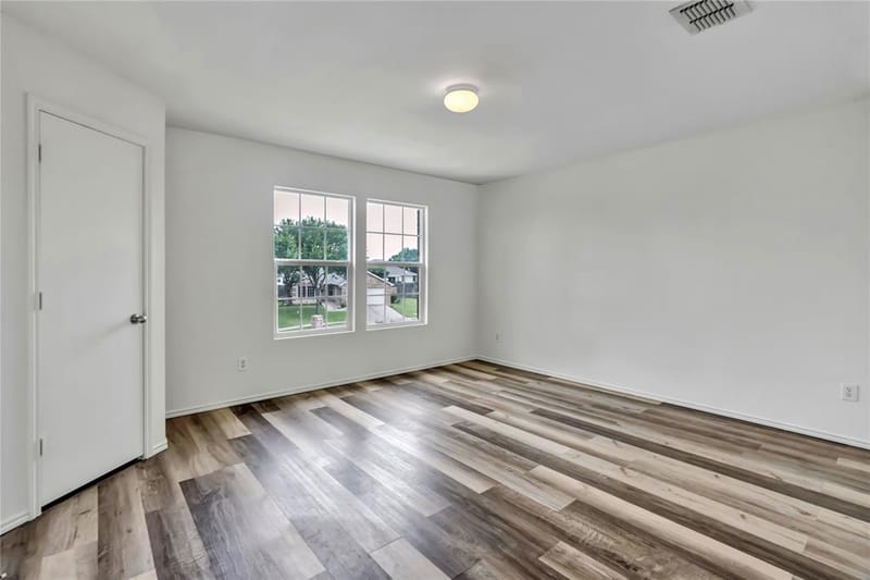 1301 Erin Court, Burleson TX 76028 - Photo 4