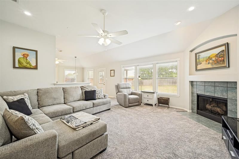 206 Ridge View Court, Decatur TX 76234 - Photo 2