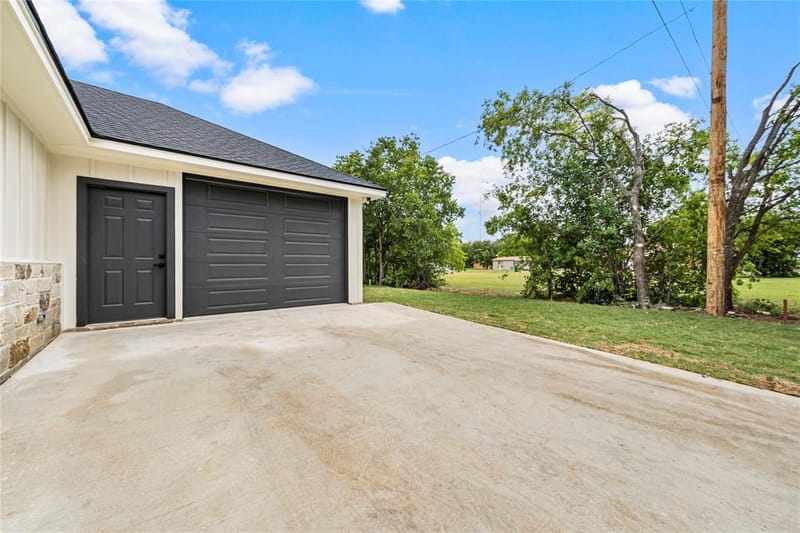 214 Rogers Street, McGregor TX 76657 - Photo 17
