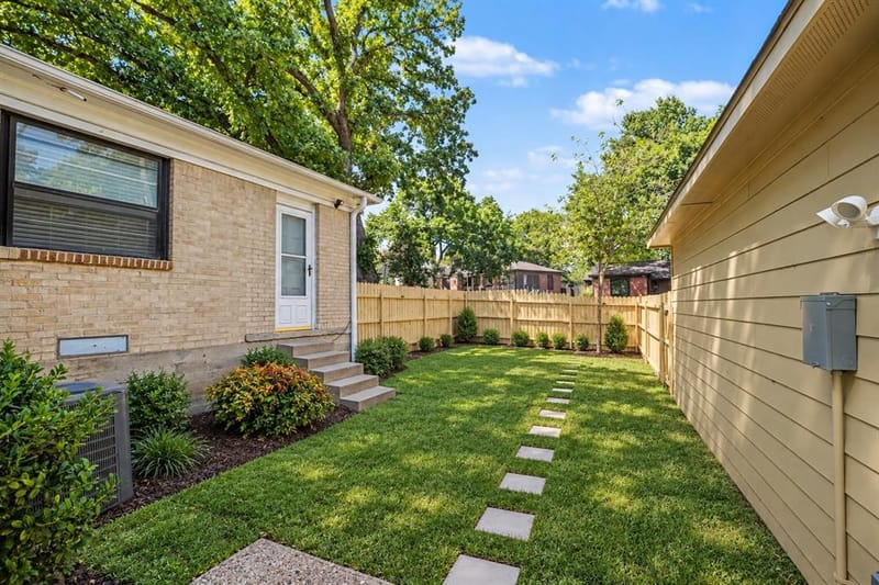 910 Reverchon Drive, Dallas TX 75211 - Photo 4