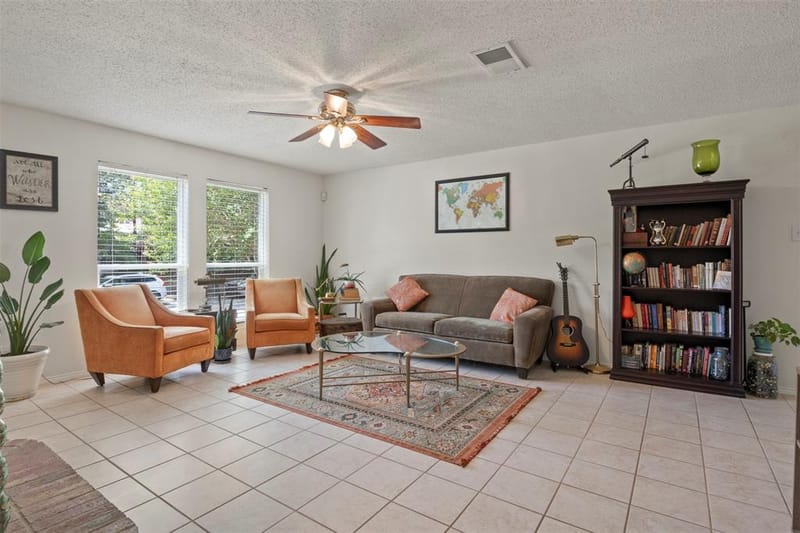 1428 Creekview Drive, Lewisville TX 75067 - Photo 5
