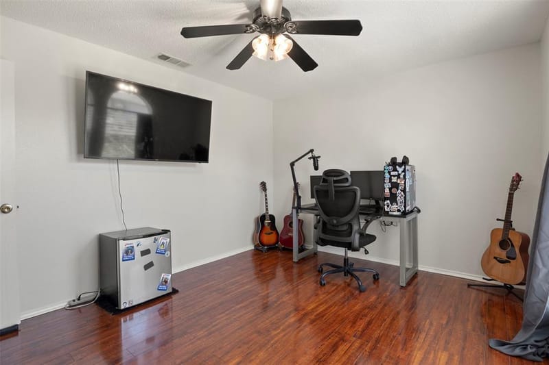1428 Creekview Drive, Lewisville TX 75067 - Photo 18
