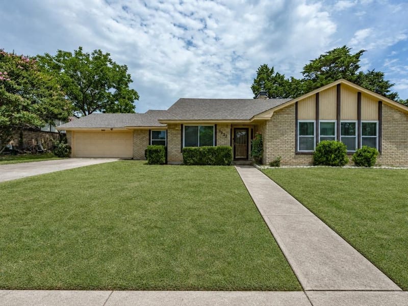 1327 Big Stone Gap Road, Duncanville TX 75137 - Photo 2