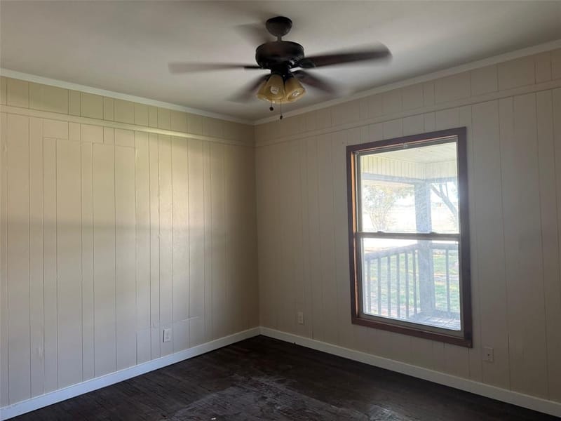 323 E Lloyd Street, Krum TX 76249 - Photo 7