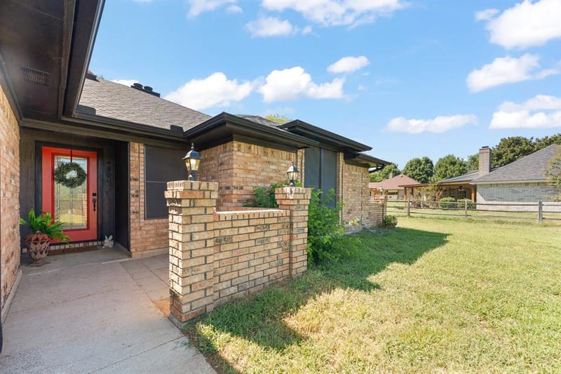 7500 Parker Drive E, Burleson TX 76028 - Photo 8