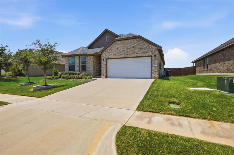 1500 Seabiscuit Drive, Granbury TX 76049 - Photo 2