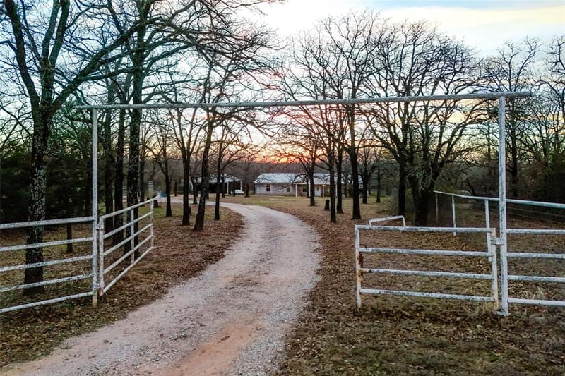 241 County Road 3689, Paradise TX 76073 - Photo 3