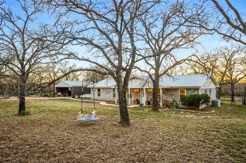 241 County Road 3689, Paradise TX 76073 - Photo 4