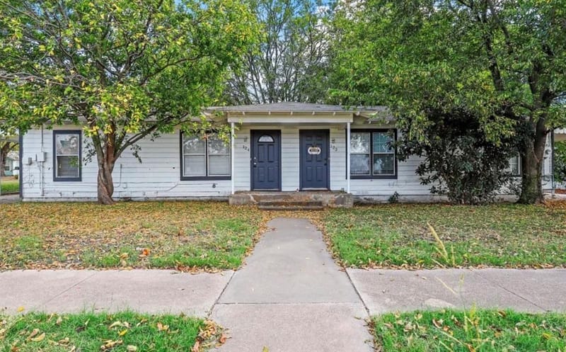 122 Ramsey Avenue, Cleburne TX 76031