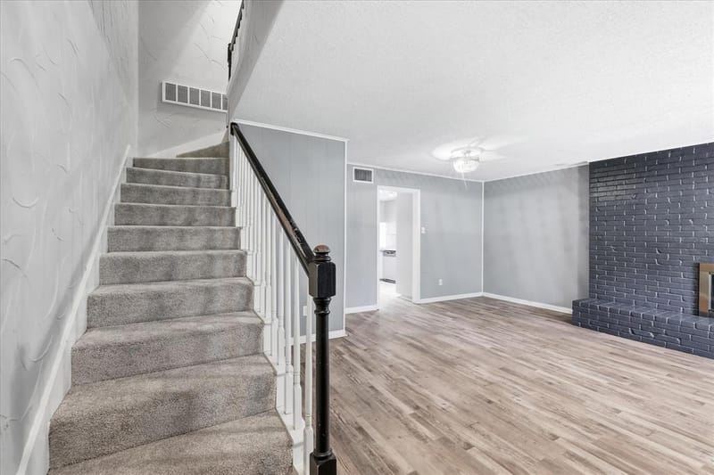 981 Chateau Valee Circle, Bedford TX 76022 - Photo 5