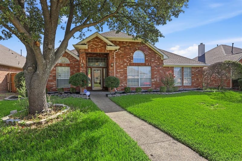 1718 Creek Valley Road, Mesquite TX 75181 - Photo 3