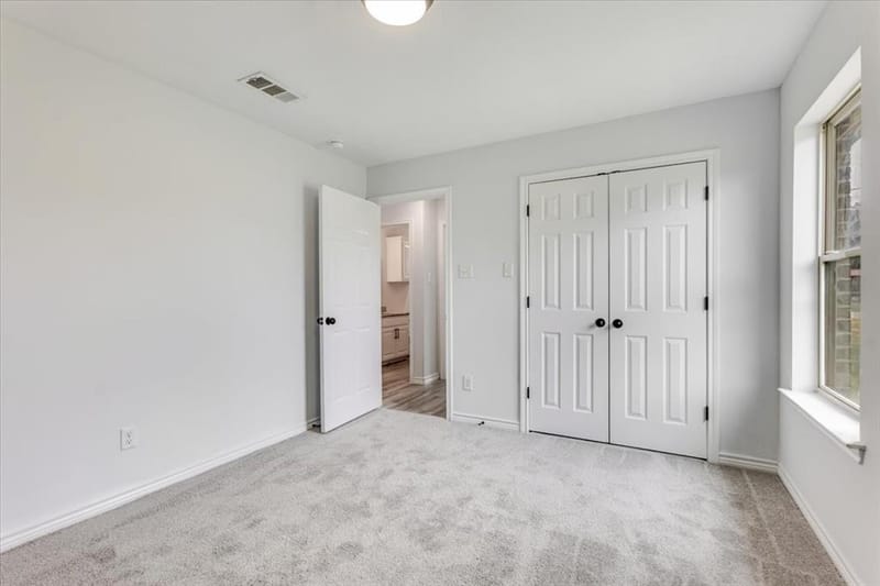 1007 SW 2nd Avenue, Mineral Wells TX 76067 - Photo 9