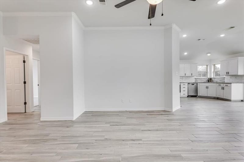 1007 SW 2nd Avenue, Mineral Wells TX 76067 - Photo 14