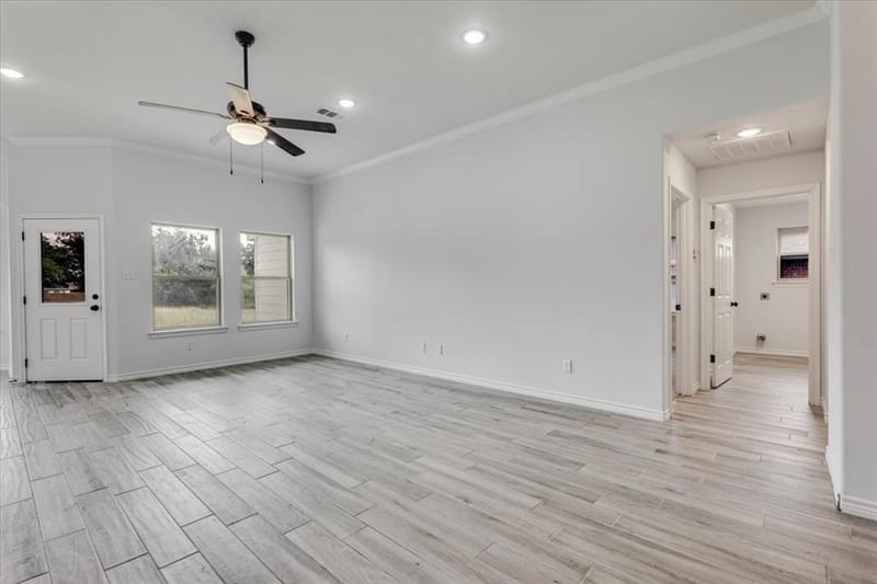 1007 SW 2nd Avenue, Mineral Wells TX 76067 - Photo 11