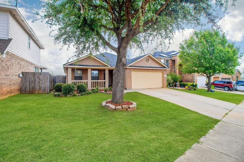 8141 Plateau Drive, Fort Worth TX 76120 - Photo 3