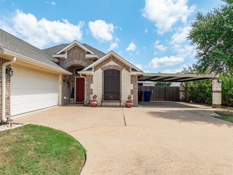 219 Oak Meadow Trail, Waco TX 76657 - Photo 4