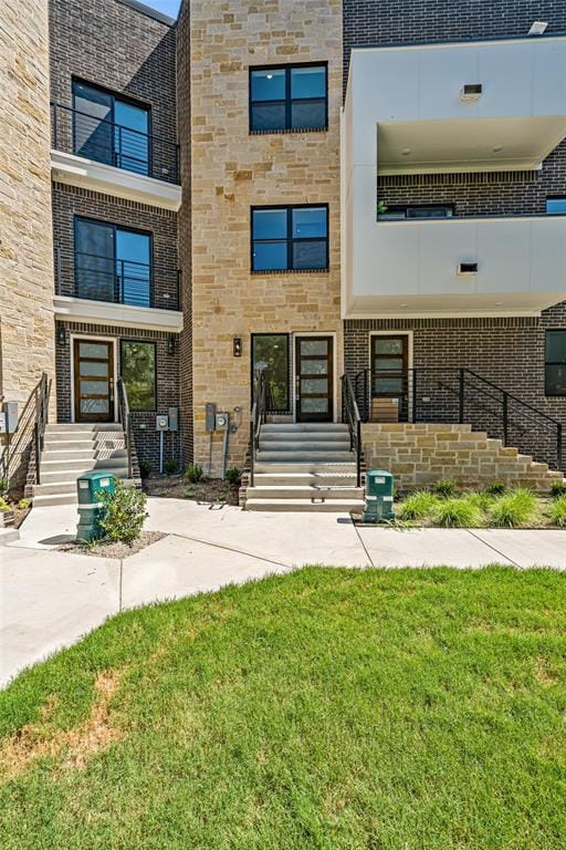 2729 Azalea Park Circle, Fort Worth TX 76107 - Photo 2