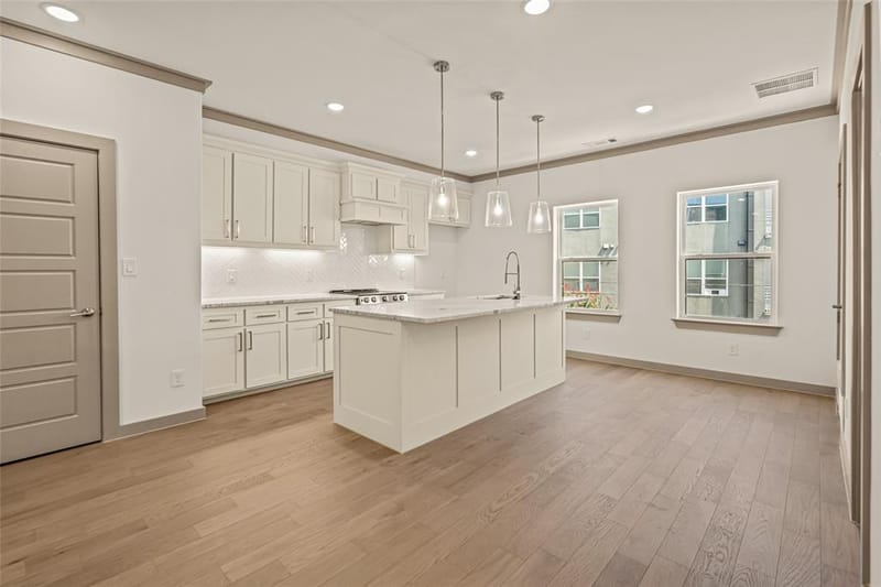 2729 Azalea Park Circle, Fort Worth TX 76107 - Photo 6