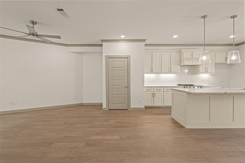 2729 Azalea Park Circle, Fort Worth TX 76107 - Photo 5