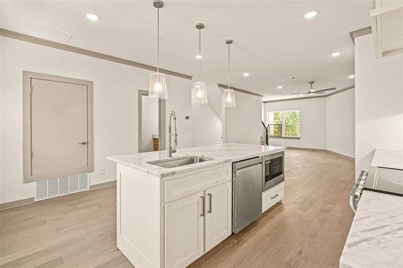 2729 Azalea Park Circle, Fort Worth TX 76107 - Photo 11