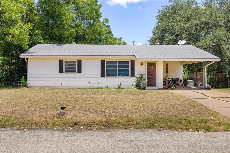 765 W Park Street, Stephenville TX 76401 - Photo 2