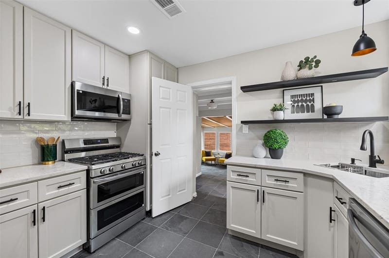 311 N Tennant Street, Dallas TX 75208 - Photo 17