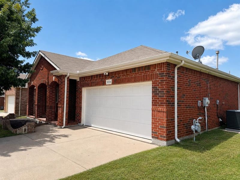 9524 Willow Branch Way, Fort Worth TX 76036 - Photo 2