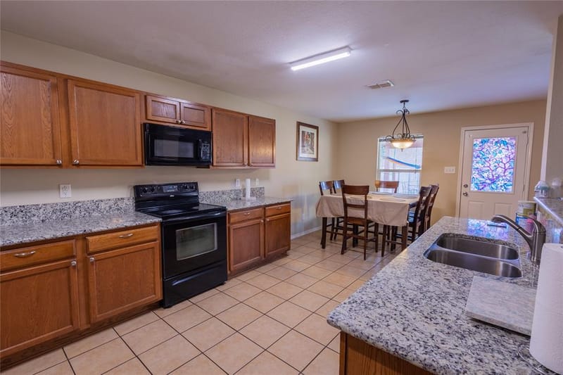 5718 Green Ivy Road, Denton TX 76210 - Photo 9