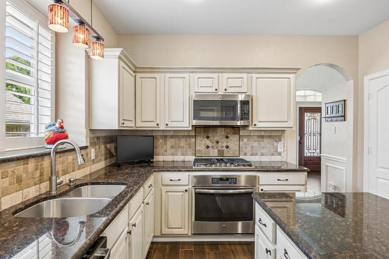 1214 Donegal Lane, Garland TX 75044 - Photo 13