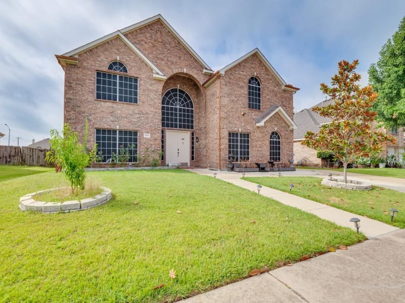 2811 Gillespie Lane, Grand Prairie TX 75052 - Photo 5