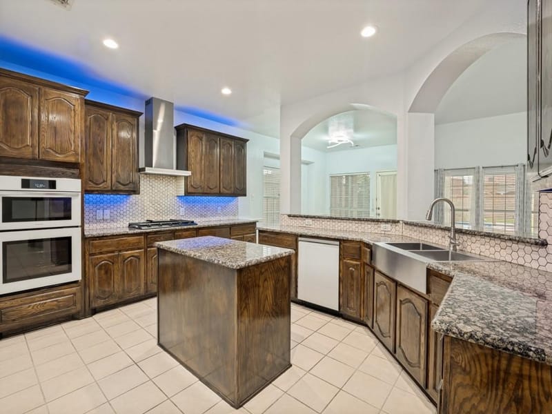 2811 Gillespie Lane, Grand Prairie TX 75052 - Photo 4