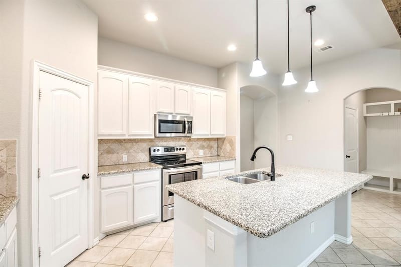 1809 SILVER OAKS, Gainesville TX 76240 - Photo 7