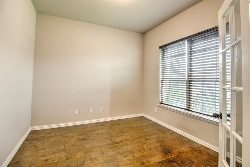 1809 SILVER OAKS, Gainesville TX 76240 - Photo 4