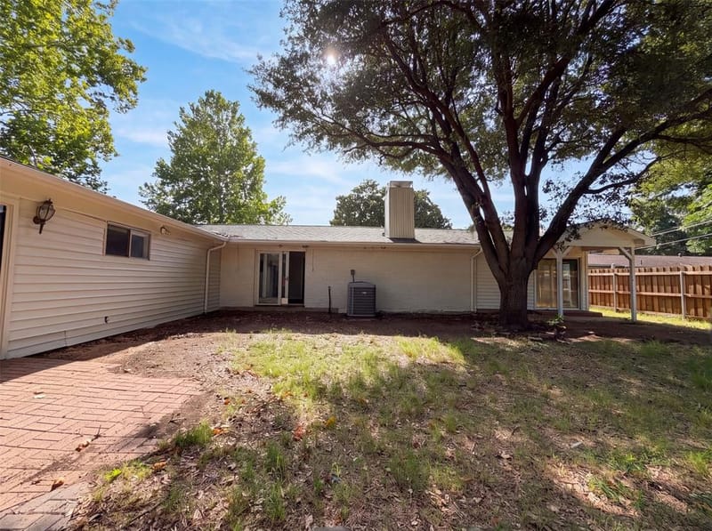 725 Ridgecrest Drive, Irving TX 75060 - Photo 5