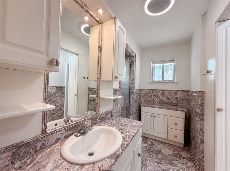 725 Ridgecrest Drive, Irving TX 75060 - Photo 21