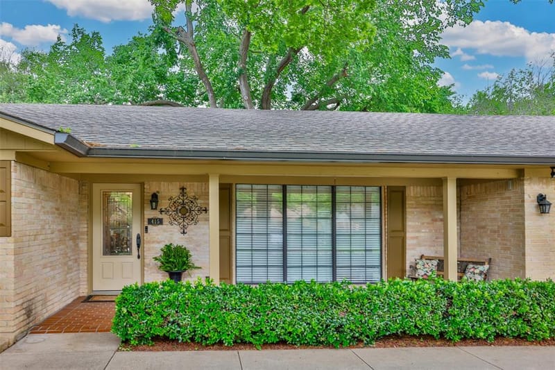 415 Rosedale Drive, Gainesville TX 76240 - Photo 2