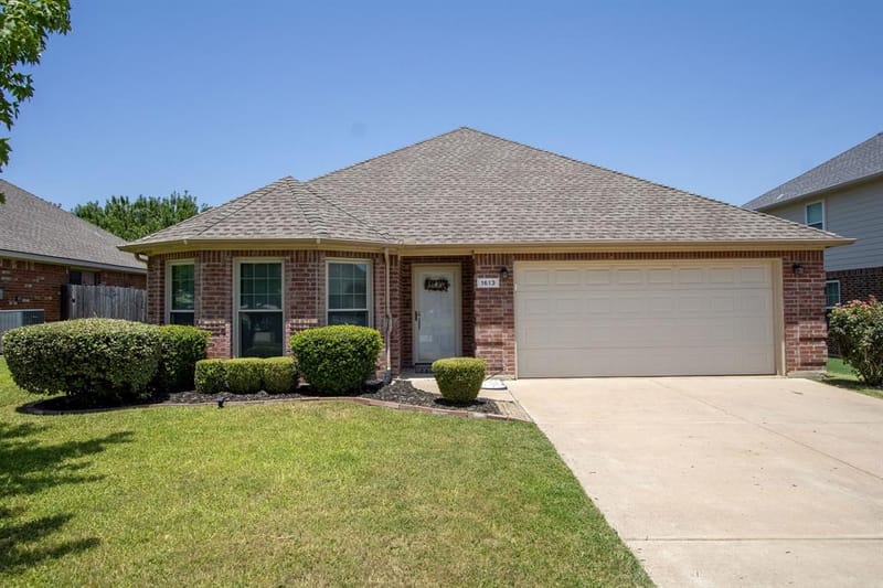 1613 Cowtown Drive, Mansfield TX 76063 - Photo 2