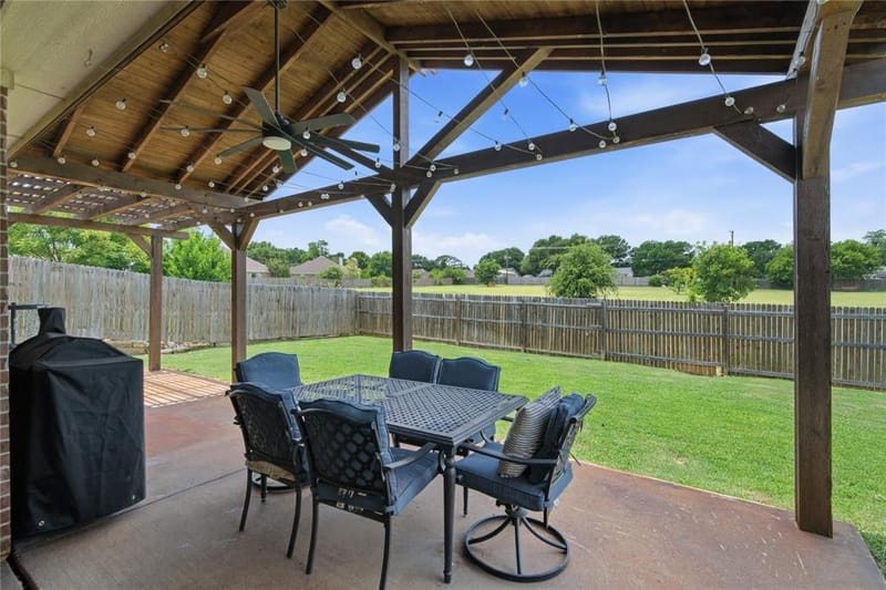 8 Tallwood Lane, Edgecliff Village TX 76134 - Photo 2