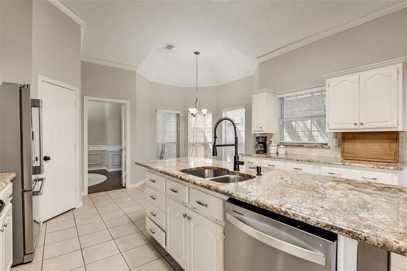2124 Green Hill Drive, McKinney TX 75072 - Photo 5