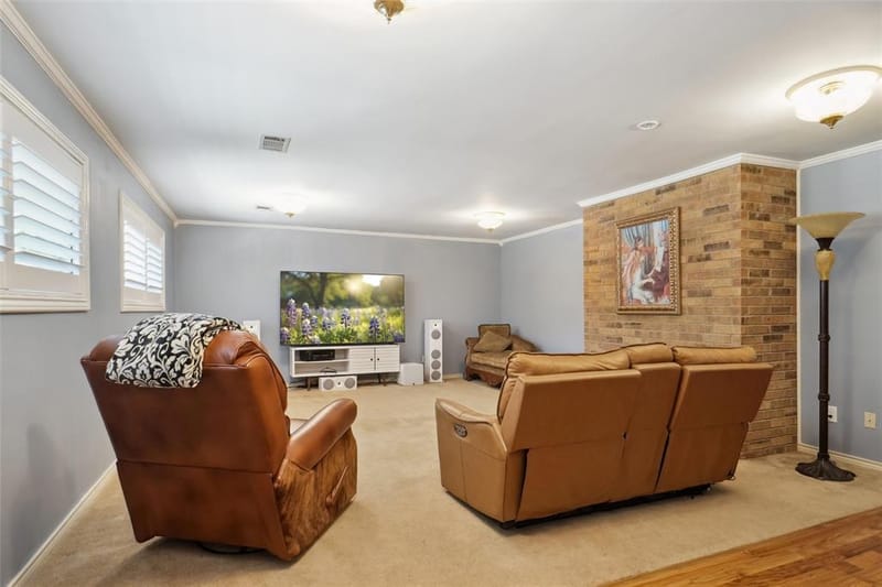 2833 S Country Club Road, Garland TX 75043 - Photo 12